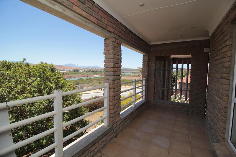 4 Bedroom Property for Sale in Hartenbos Heuwels Western Cape